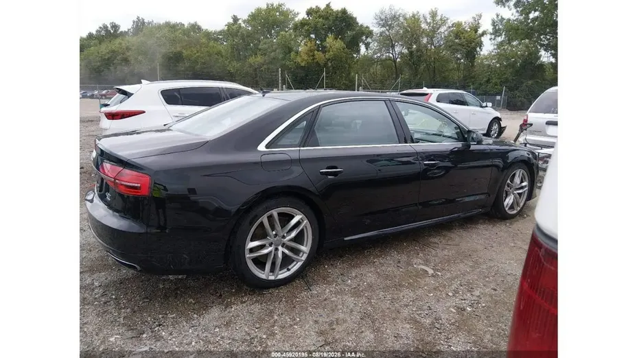 AUDI A8 -