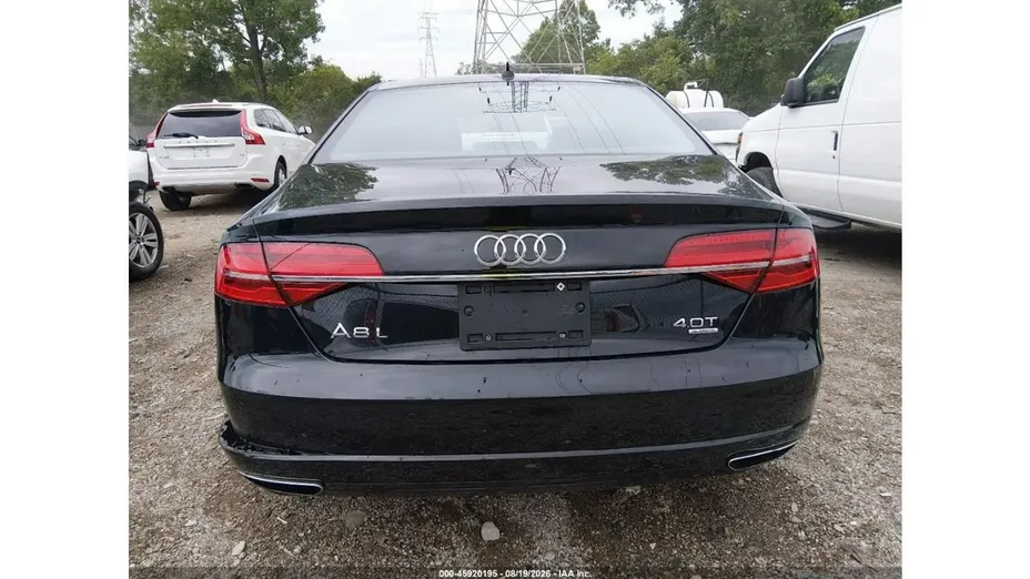 AUDI A8 -