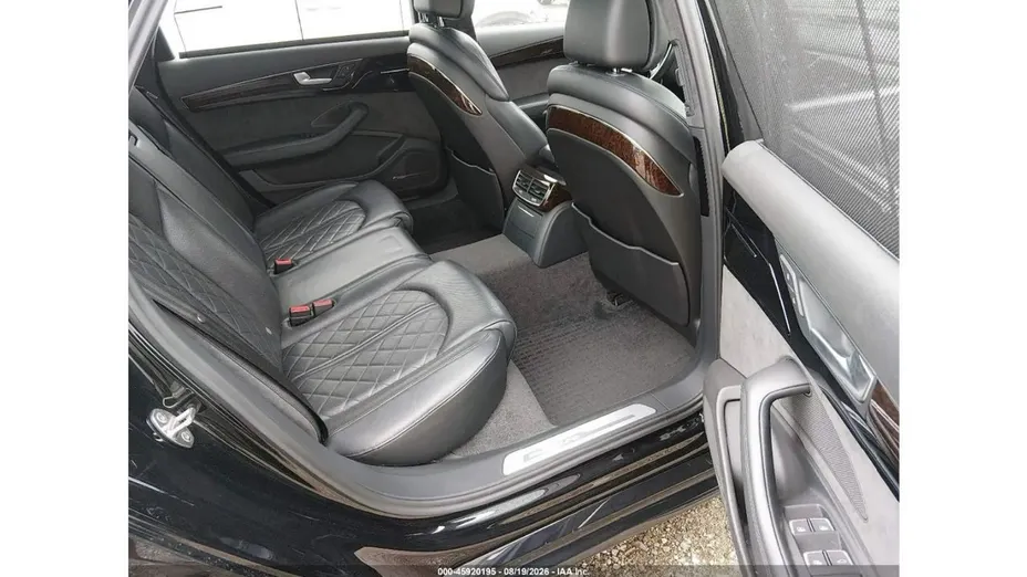 AUDI A8 -