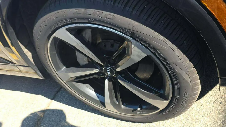 AUDI Q7 -