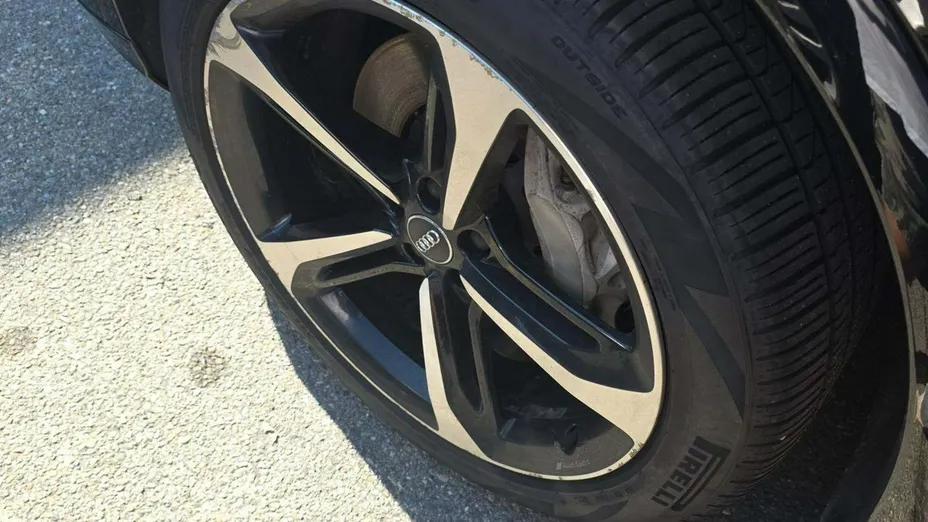 AUDI Q7 -