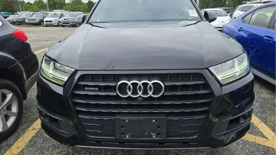 AUDI Q7 -