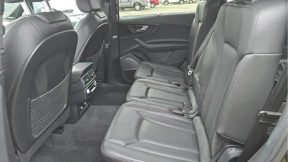 AUDI Q7 -