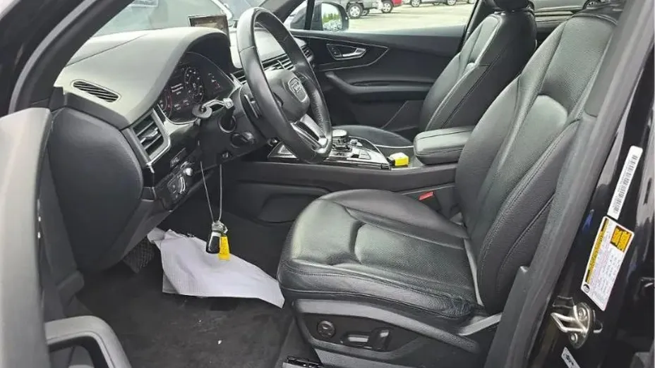AUDI Q7 -