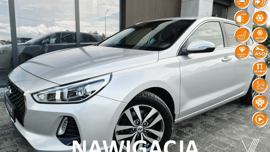 HYUNDAI i30 -