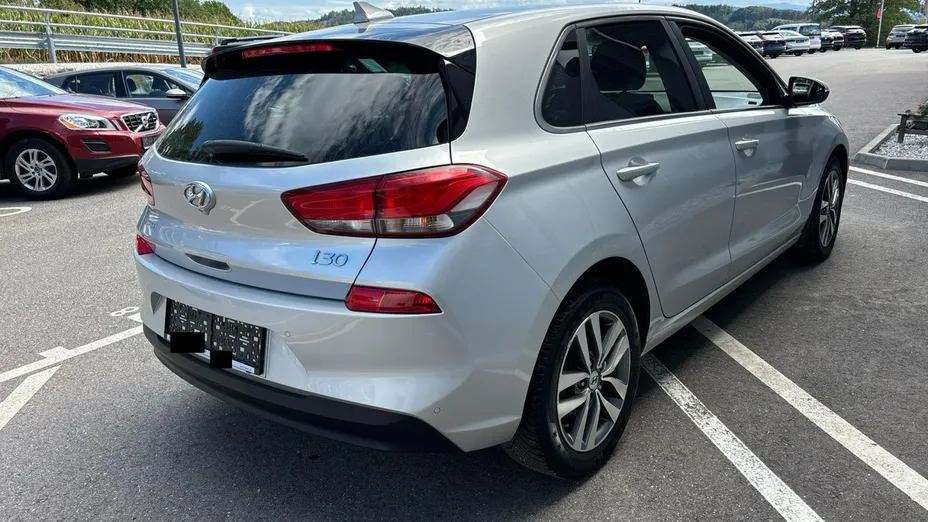 HYUNDAI i30 -