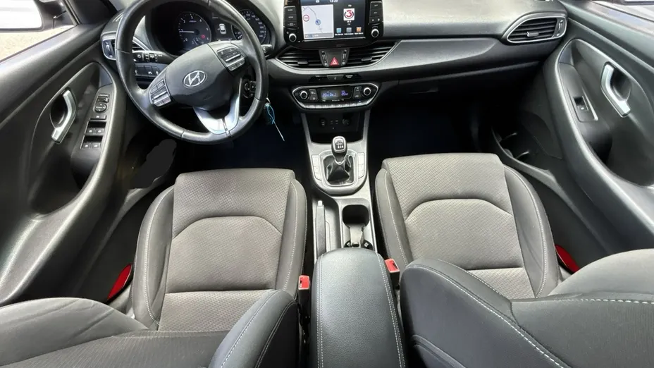 HYUNDAI i30 -