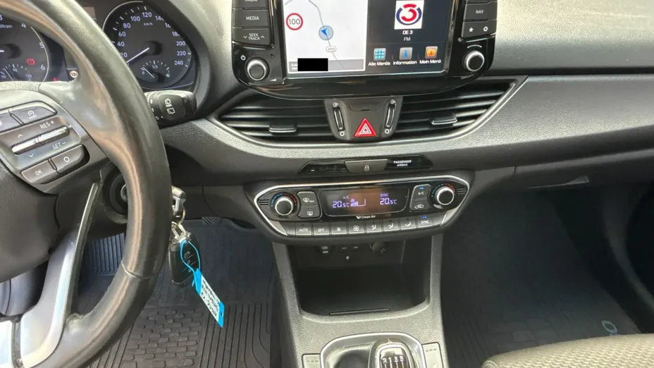 HYUNDAI i30 -