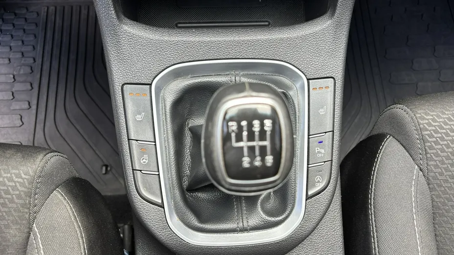 HYUNDAI i30 -