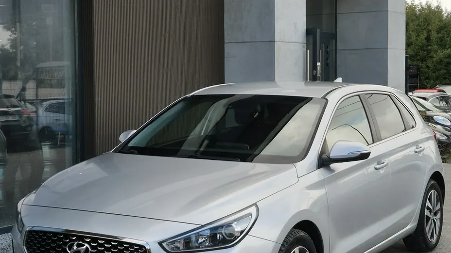 HYUNDAI i30 -