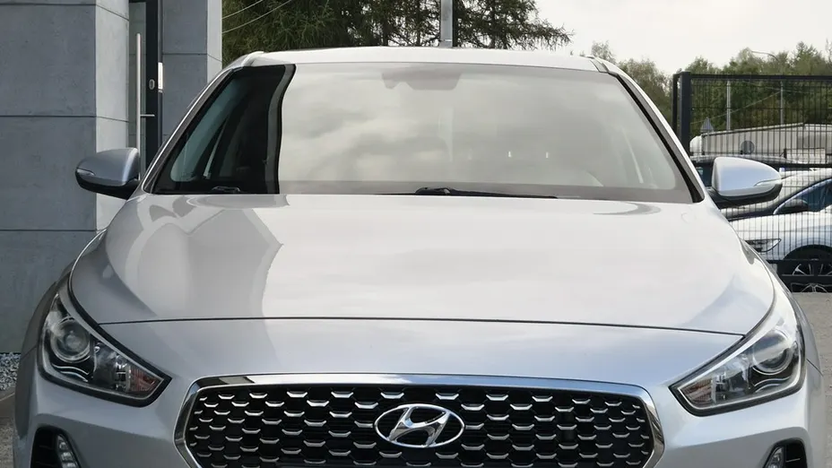 HYUNDAI i30 -