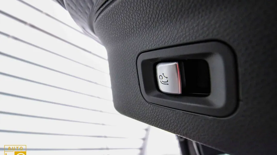 MERCEDES-BENZ GLC -