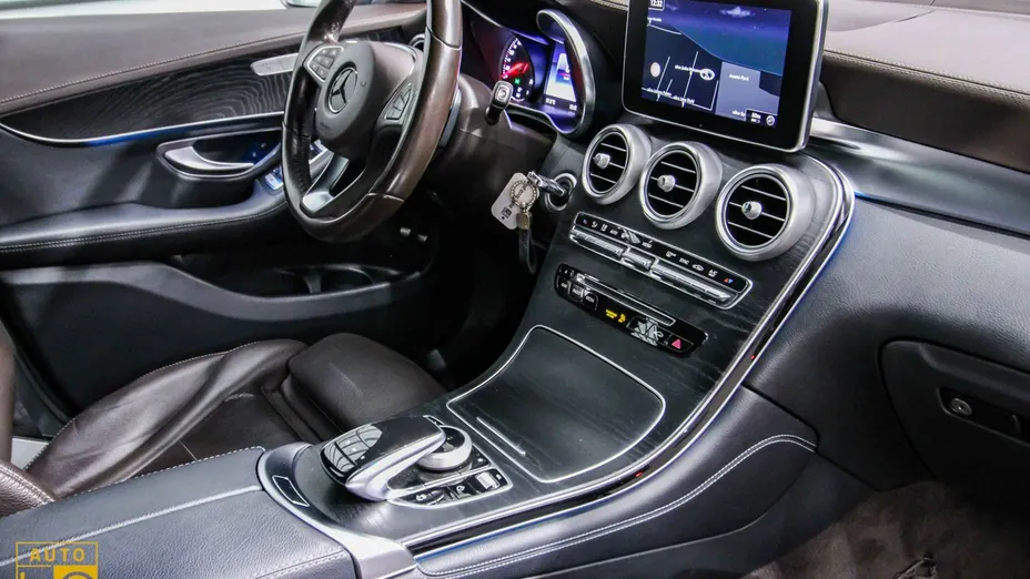 MERCEDES-BENZ GLC -