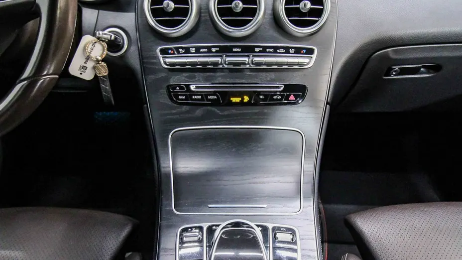 MERCEDES-BENZ GLC -