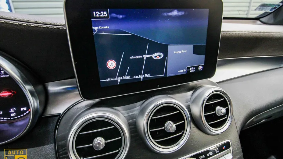 MERCEDES-BENZ GLC -