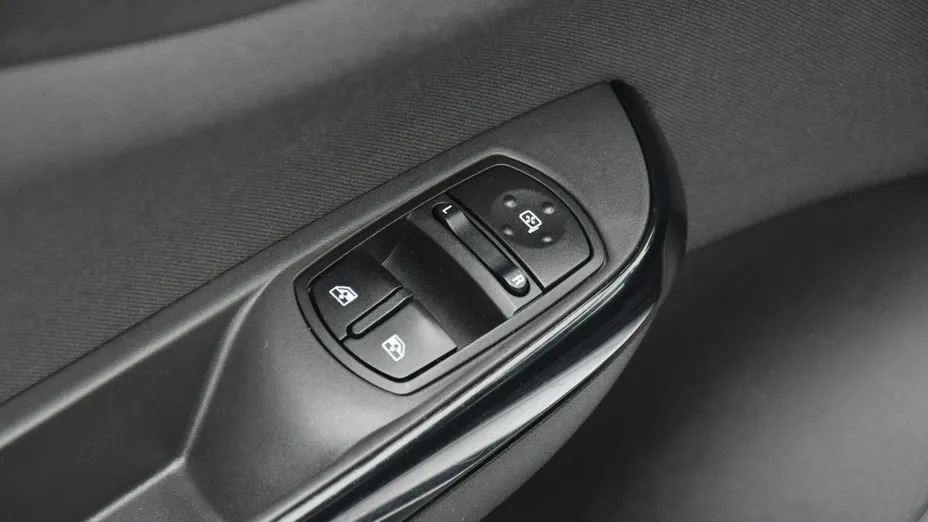 OPEL Corsa -