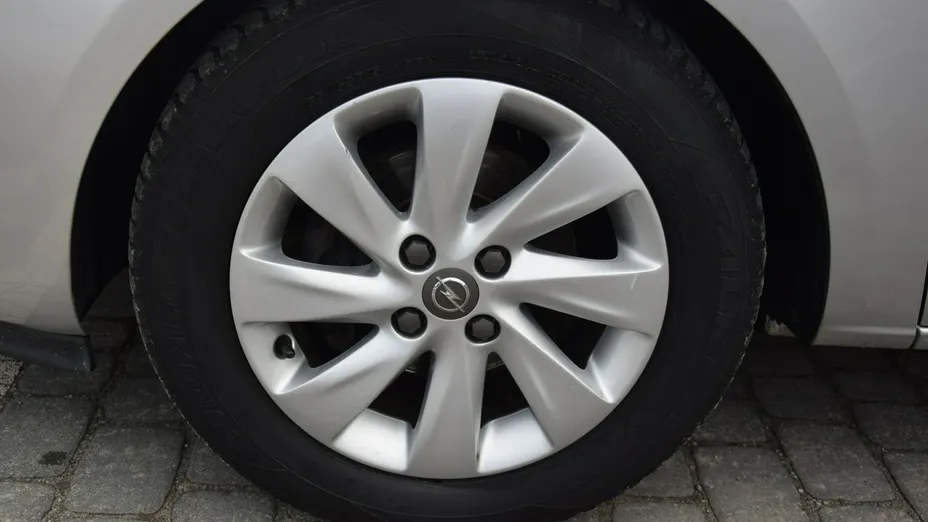 OPEL Corsa -