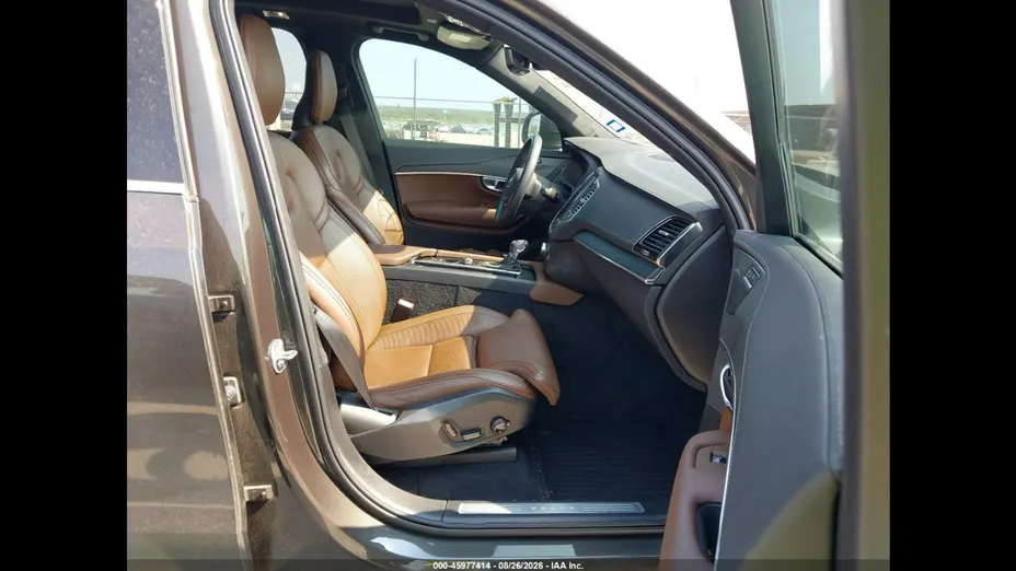 VOLVO XC90 -