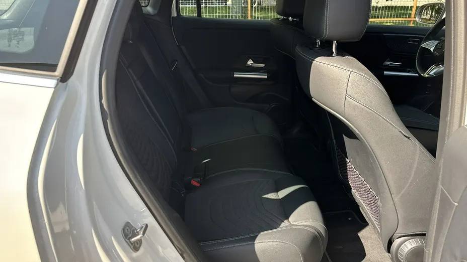 MERCEDES-BENZ EQA -