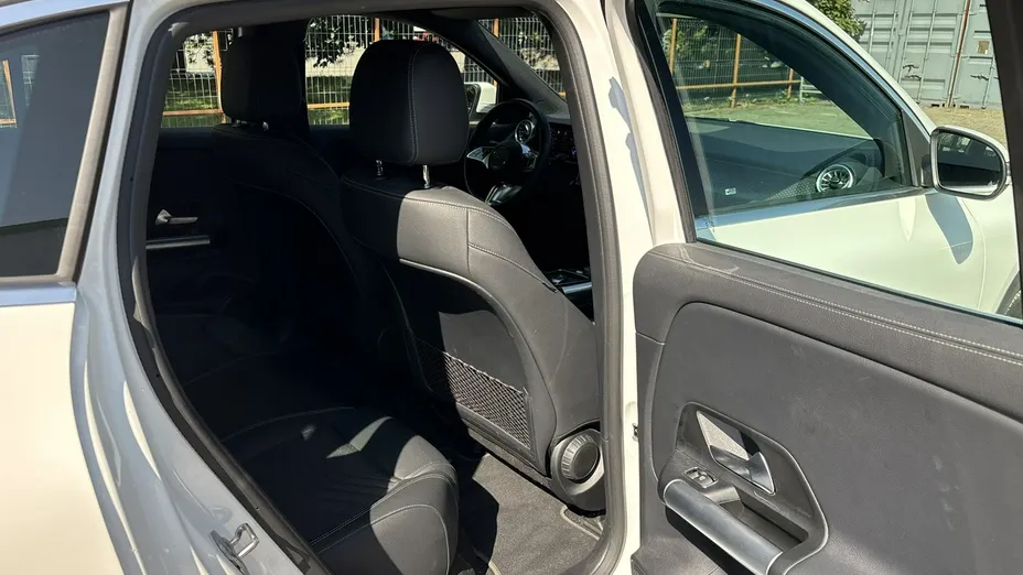 MERCEDES-BENZ EQA -