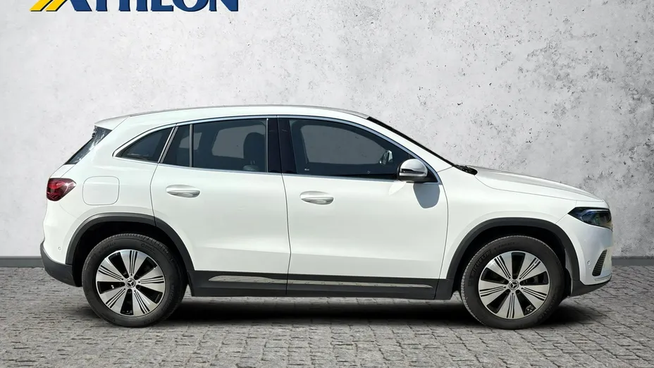 MERCEDES-BENZ EQA -