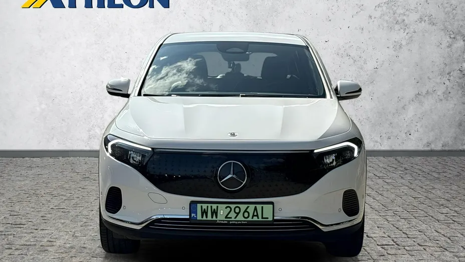 MERCEDES-BENZ EQA -