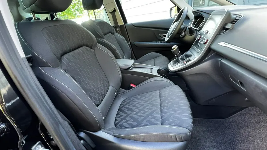 RENAULT Scenic -