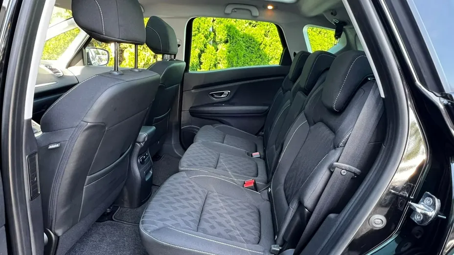 RENAULT Scenic -