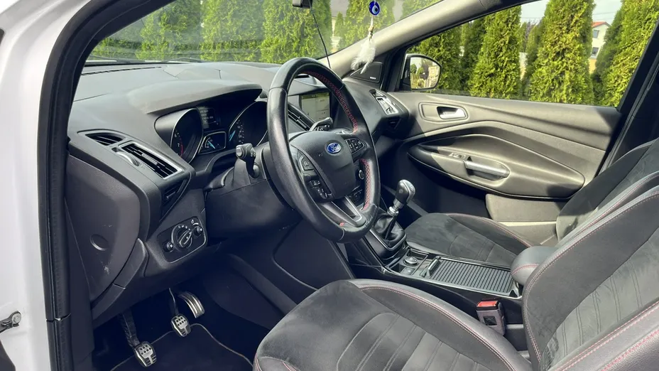 FORD Kuga -