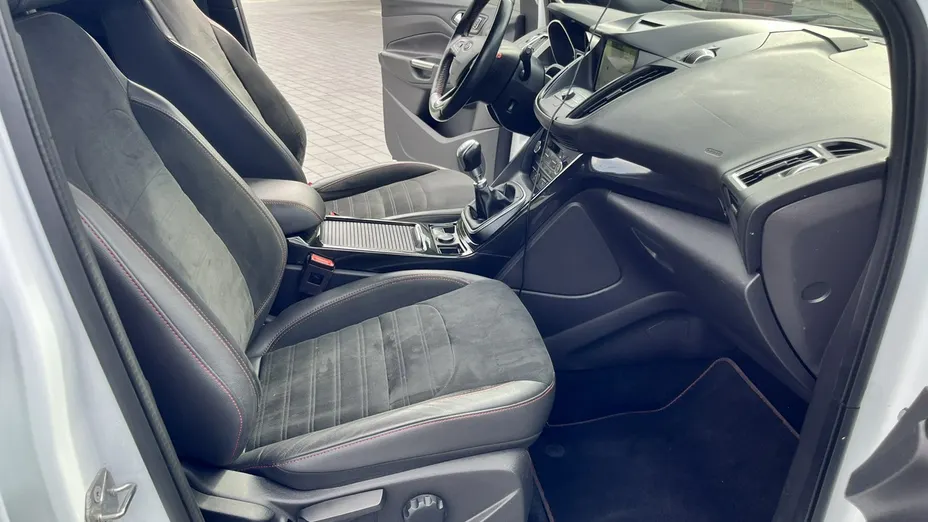 FORD Kuga -