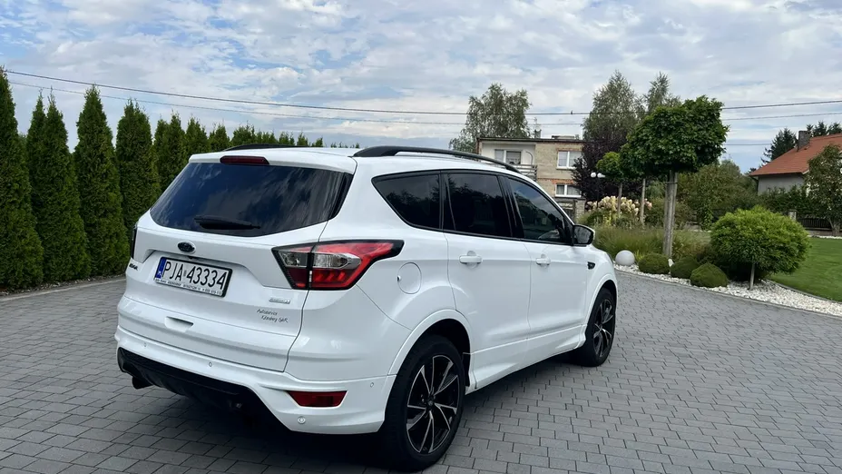 FORD Kuga -