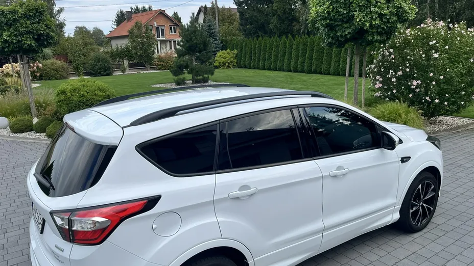 FORD Kuga -