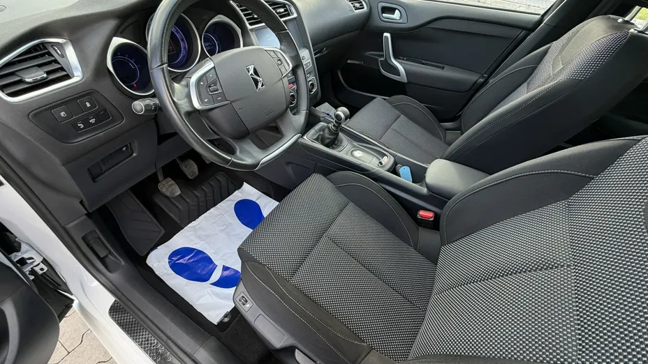 DS DS4 -