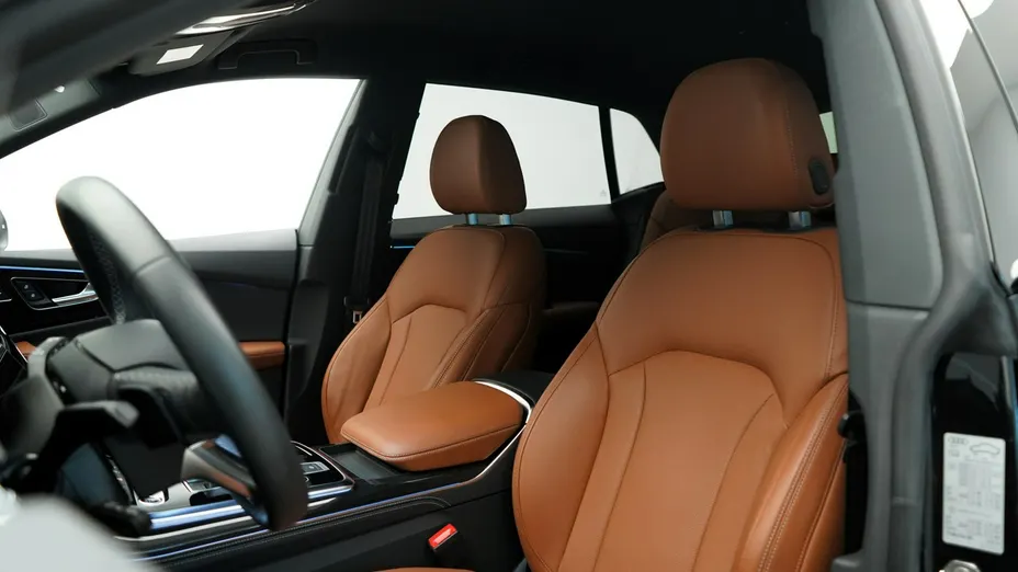 AUDI Q8 -