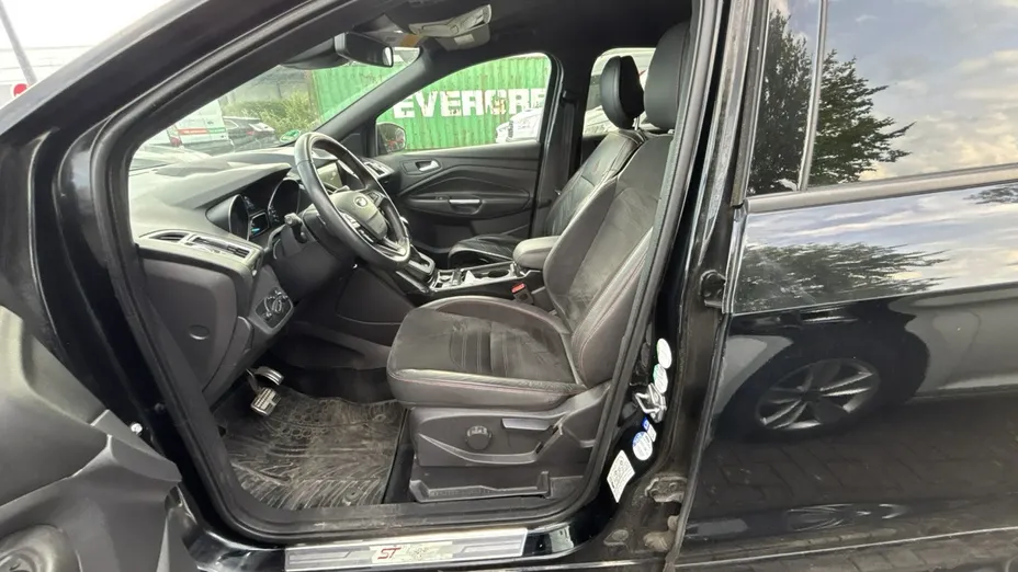 FORD Kuga -