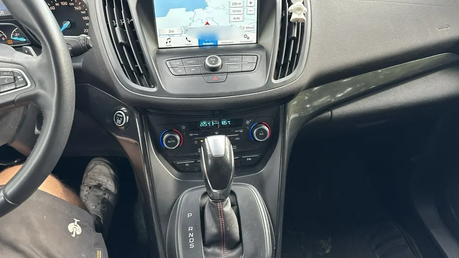 FORD Kuga -