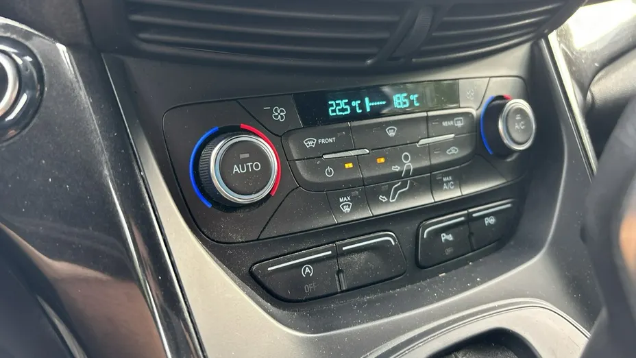 FORD Kuga -