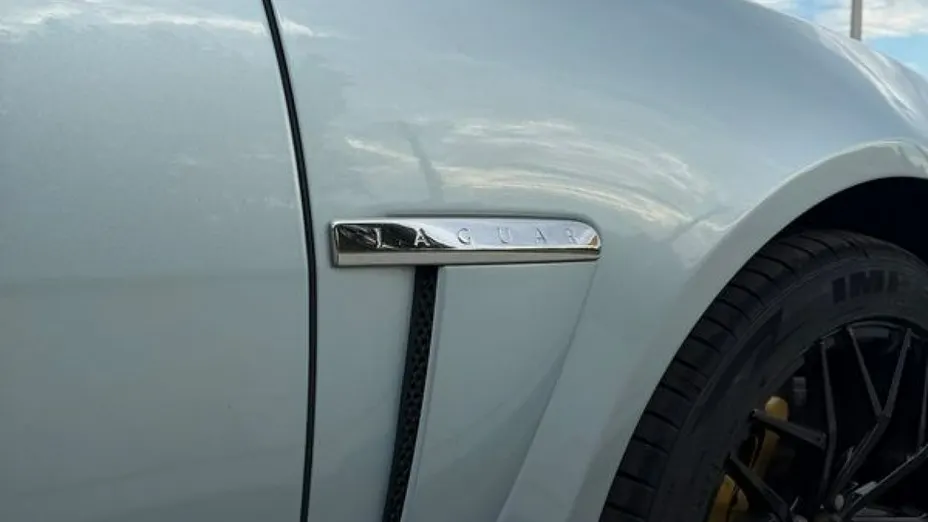 JAGUAR XF -