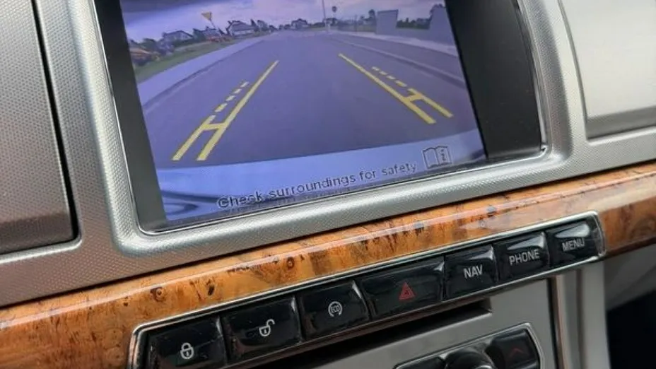 JAGUAR XF -