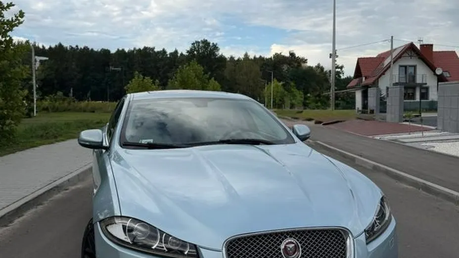 JAGUAR XF -