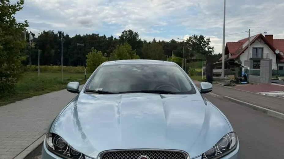 JAGUAR XF -