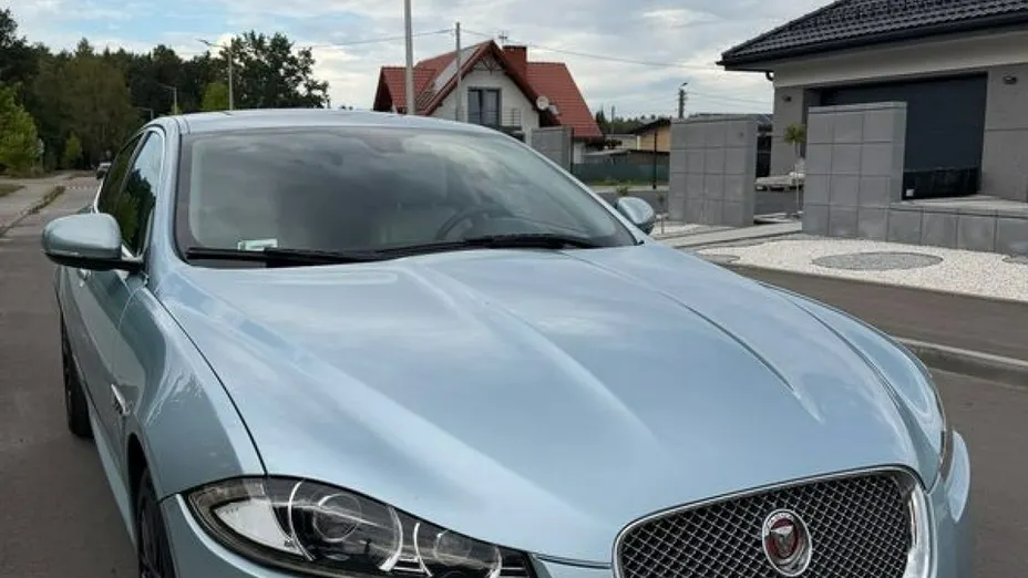 JAGUAR XF -