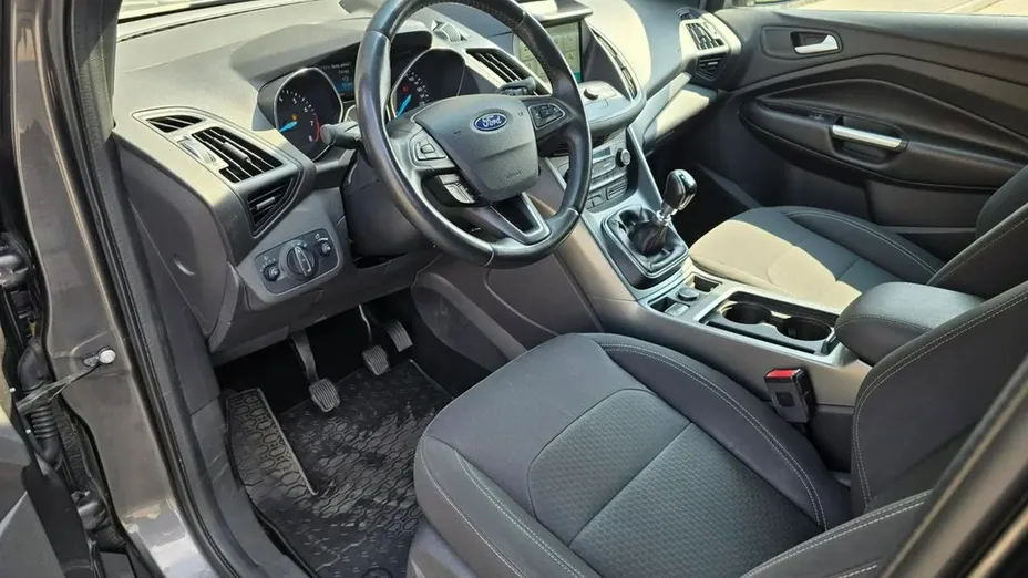 FORD Kuga -