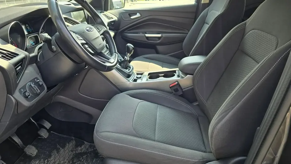 FORD Kuga -