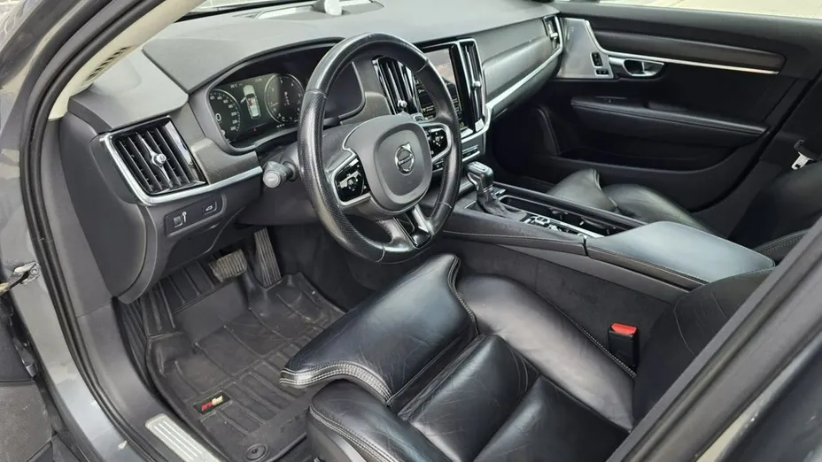 VOLVO V90 -