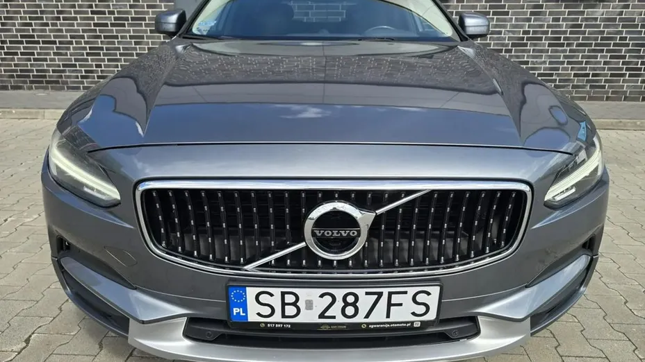 VOLVO V90 -
