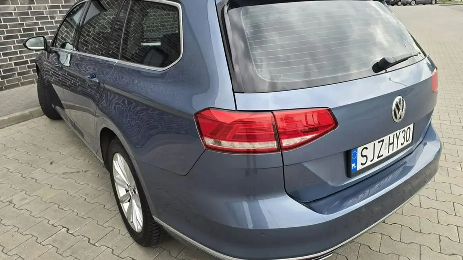 VOLKSWAGEN Passat -