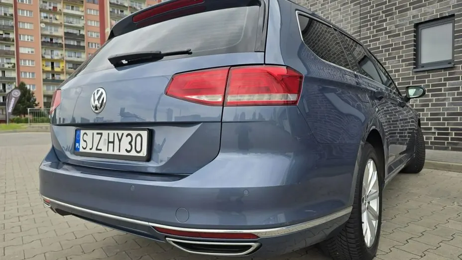 VOLKSWAGEN Passat -