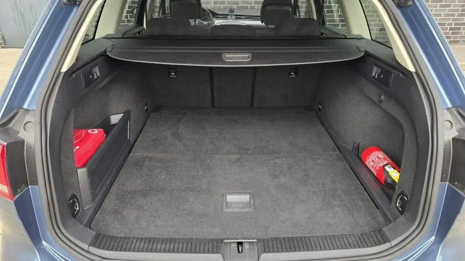 VOLKSWAGEN Passat -
