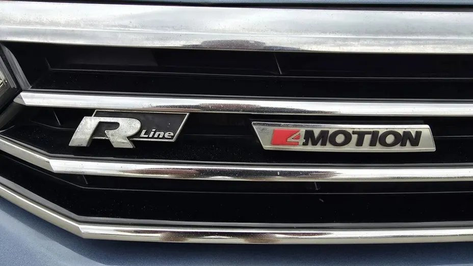 VOLKSWAGEN Passat -
